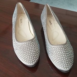 NWT Mark. Studded Wedge Heel Shoe Size 6